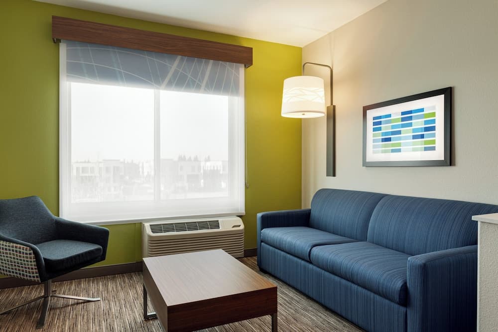 Holiday Inn Express & Suites Hayward - Castro Valley by IHG gallery photo in Hayward, CA — image 10
