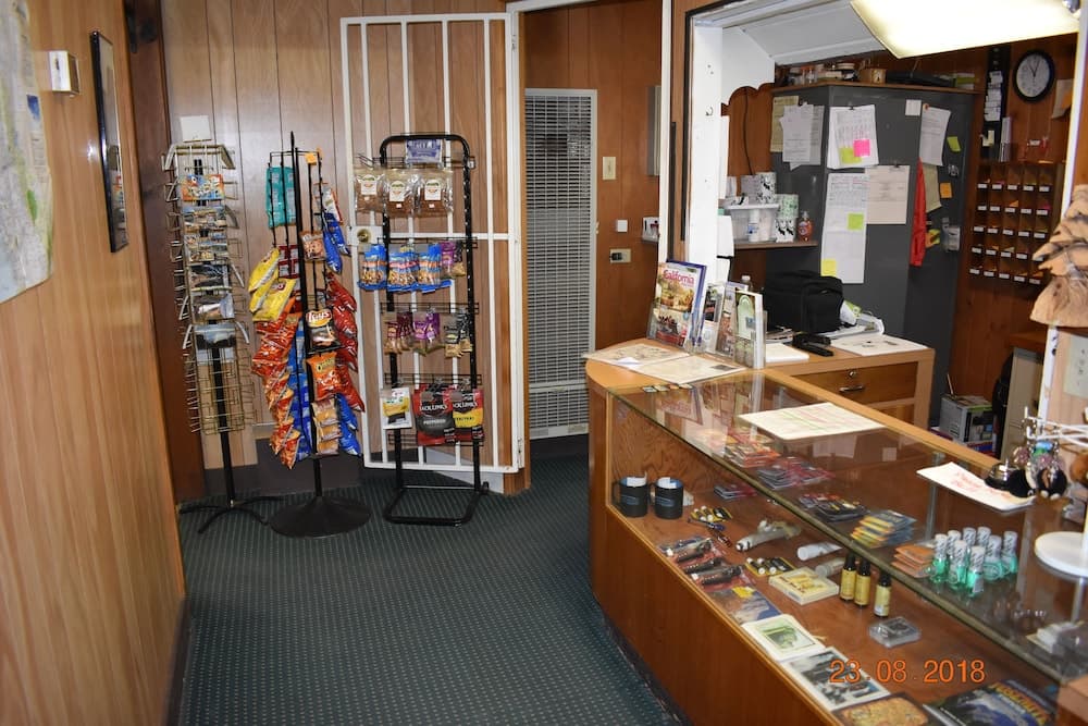 White Chief Mountain Lodge interior in Fish Camp, CA — gallery photo 2