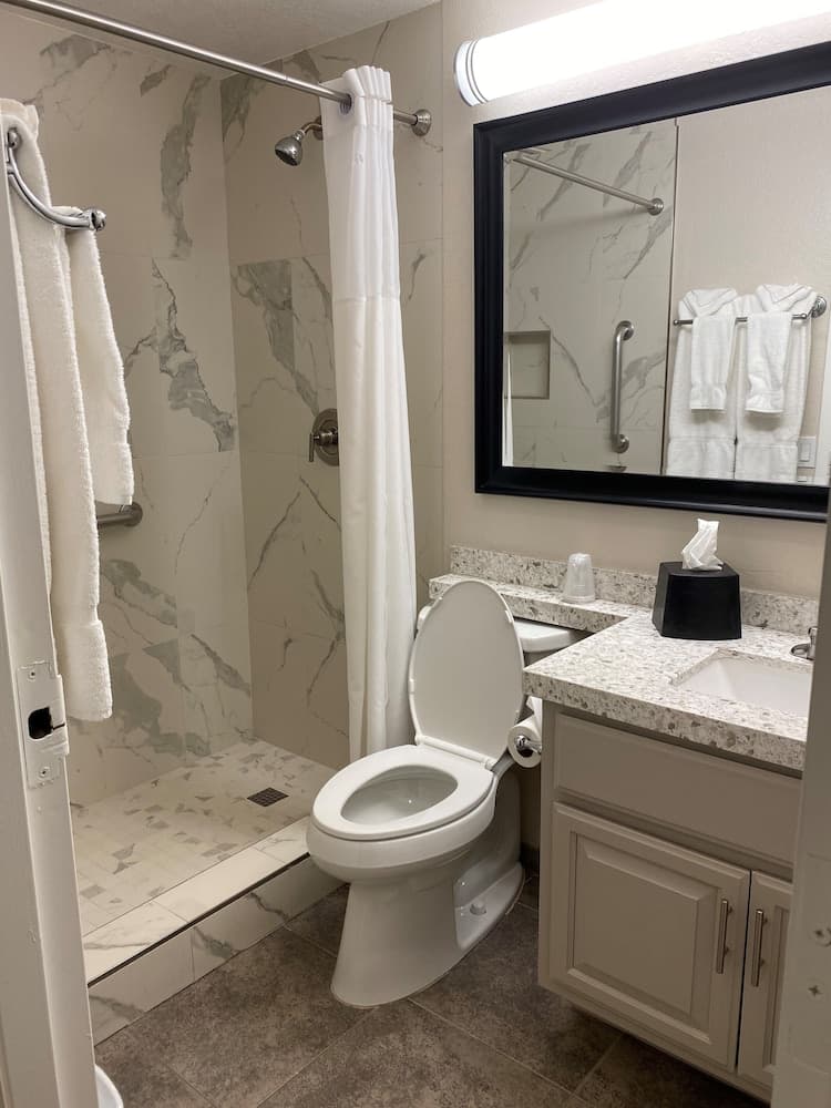 GetAways at Palm Springs Tennis Club interior in Palm Springs, CA — gallery photo 2