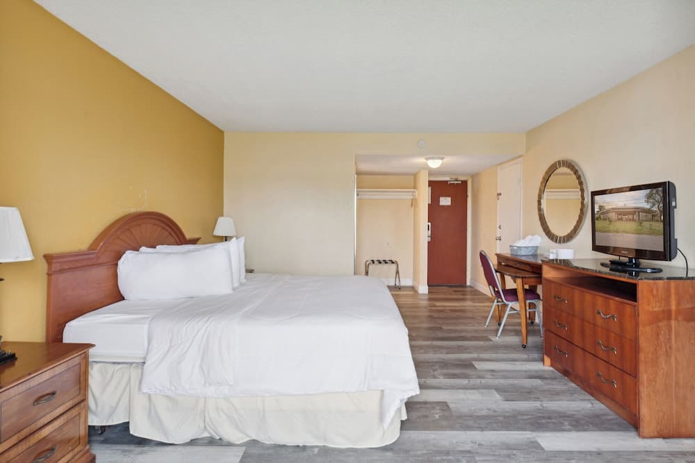Miami Suites Hotel gallery photo in Toledo, OH — image 19