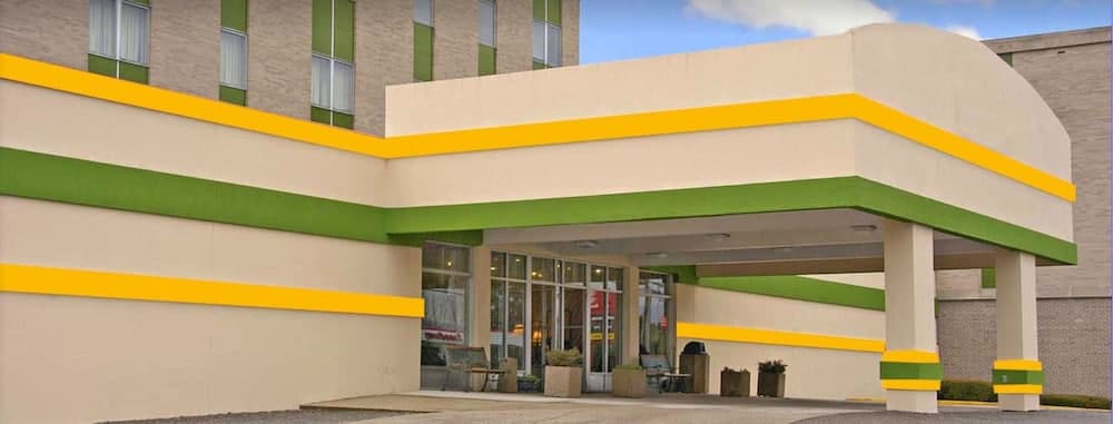 Elkins Inn And Suites — hotel in Elkins, West Virginia