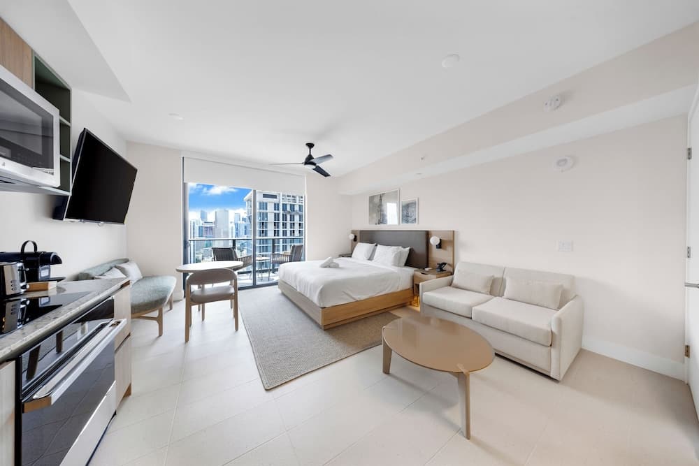 Elegant DTW Living 1BR with City Views featured exterior or lobby in Miami, FL — similar hotel