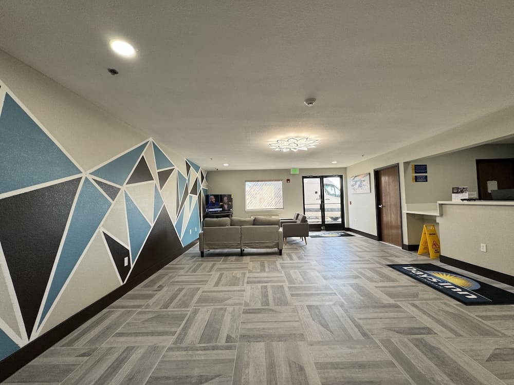 Days Inn by Wyndham Washington Court House interior in Washington Court House, OH — gallery photo 2