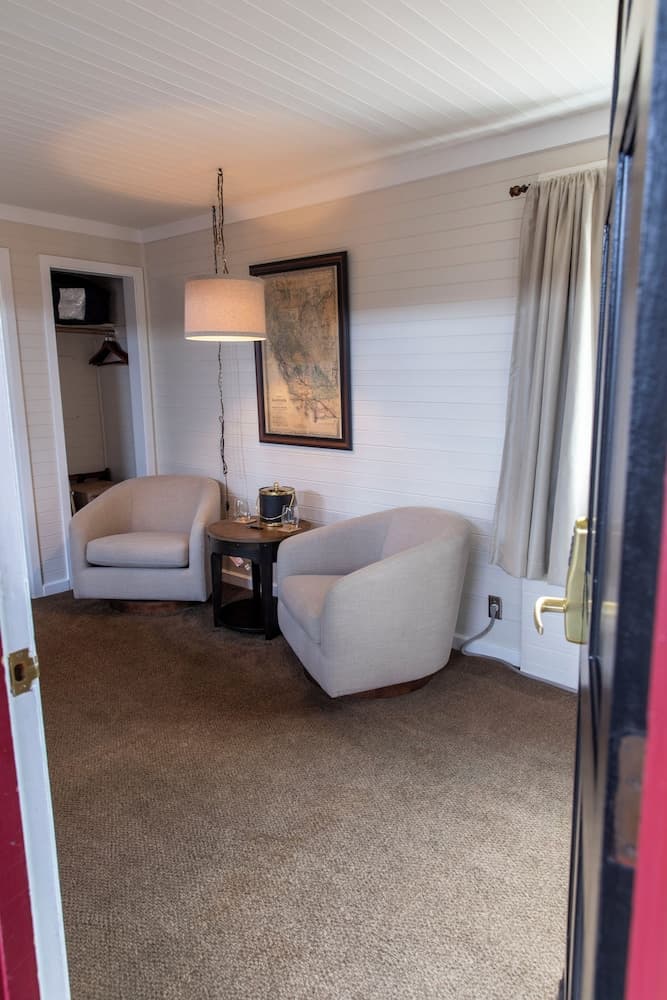 Napa Valley Railway Inn property views in Yountville, CA — gallery photo 3