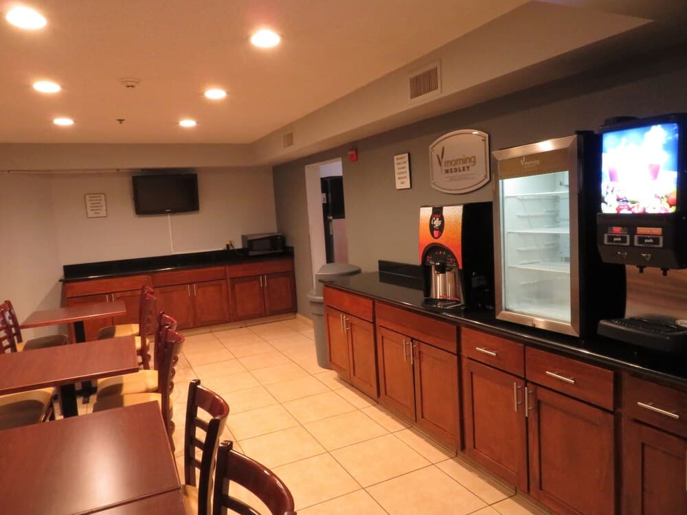 Rodeway Inn Austell Six Flags property views in Austell, GA — gallery photo 3