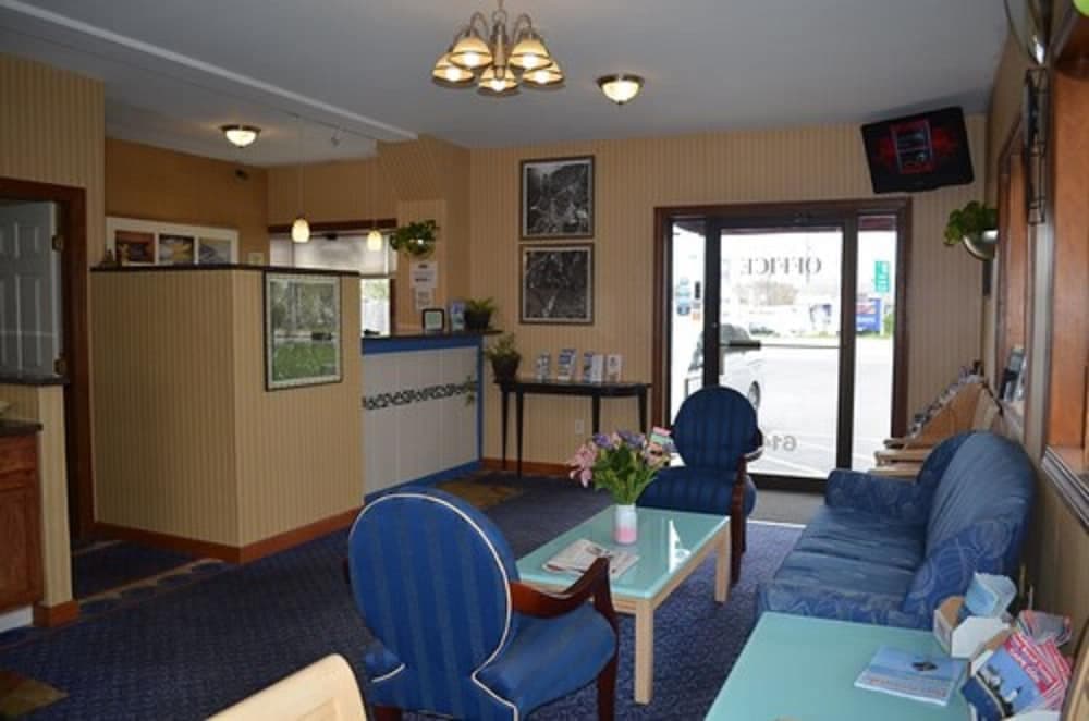 Hyannis Host Inn property views in Hyannis — gallery photo 3