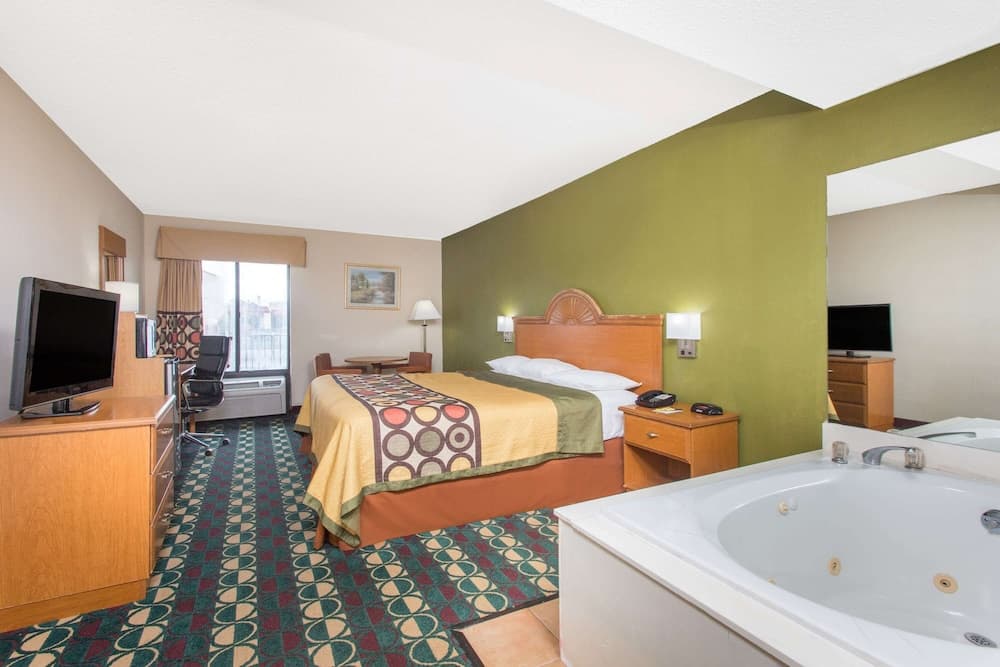Super 8 by Wyndham Spartanburg/I-26 Exit 22 property views in Spartanburg, SC — gallery photo 3
