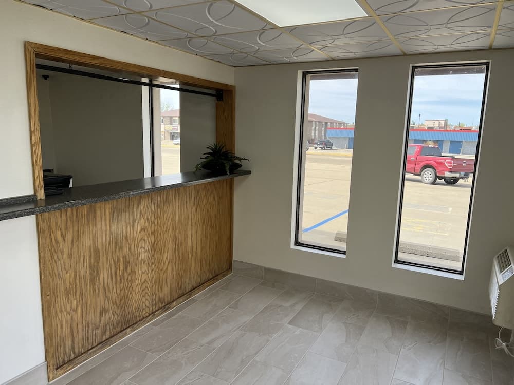 Dickinson Inn interior in Dickinson, ND — gallery photo 2