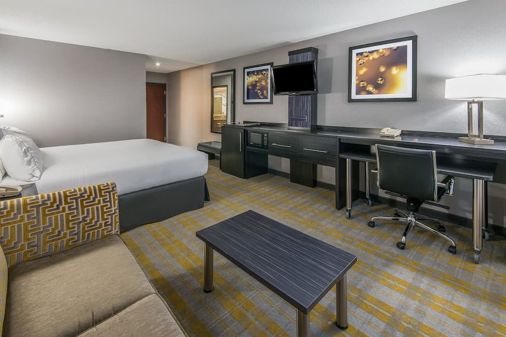 Holiday Inn Express & Suites Cooperstown by IHG interior in Cooperstown, NY — gallery photo 2