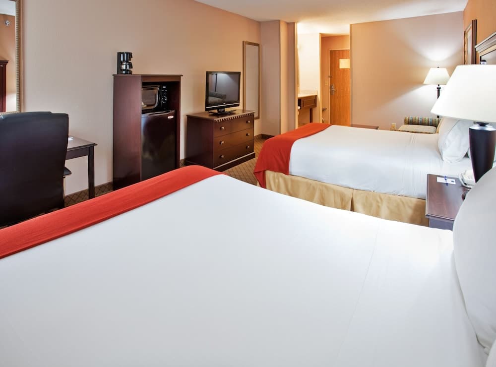 Holiday Inn Express Kansas City-Liberty by IHG interior in Kansas City, MO — gallery photo 2