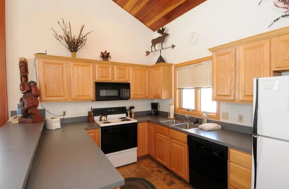 Vacation Rentals at Big Sky Resort interior in Big Sky, MT — gallery photo 2