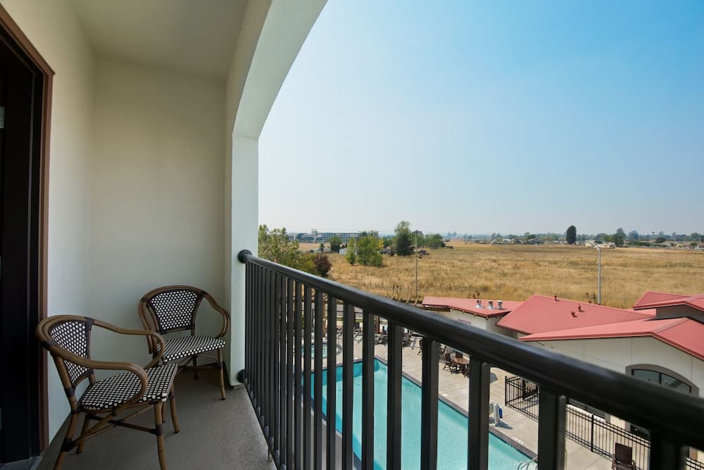 Oxford Suites Sonoma County gallery photo in Rohnert Park, CA — image 29