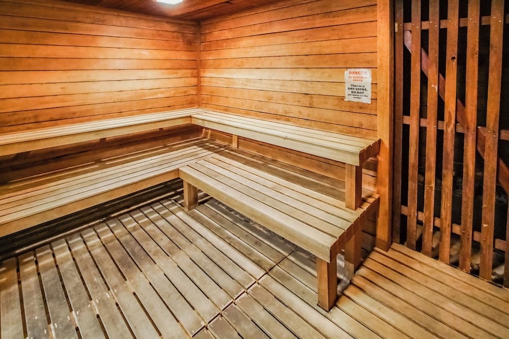 The Village of Loon Mountain Fixed Rooms interior in Lincoln — gallery photo 2