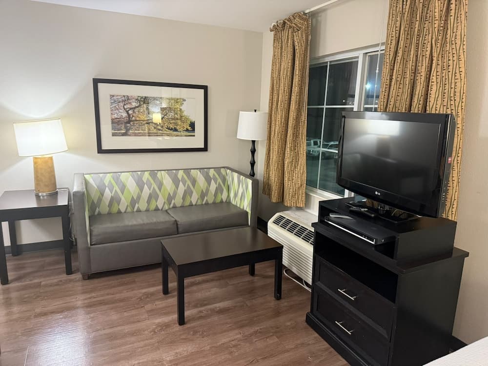 MainStay Suites Washington Dulles Airport interior in Chantilly, VA — gallery photo 2