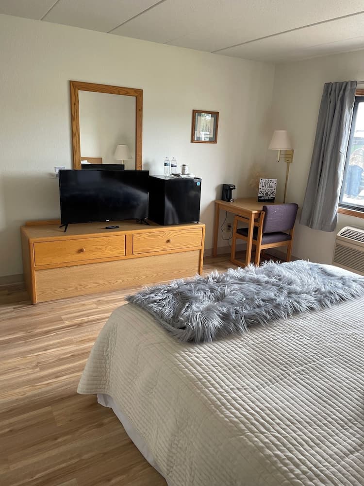 Hygge Inn & Suites property views in Elk Horn, IA — gallery photo 3