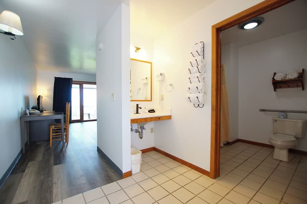 Snyder's Shoreline Inn gallery photo in Ludington, MI — image 21