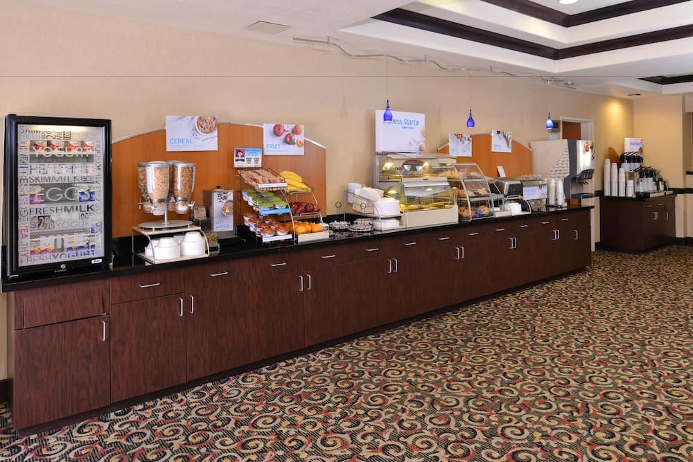 Holiday Inn Express Hotel & Suites Lincoln by IHG gallery photo in Lincoln, CA — image 35