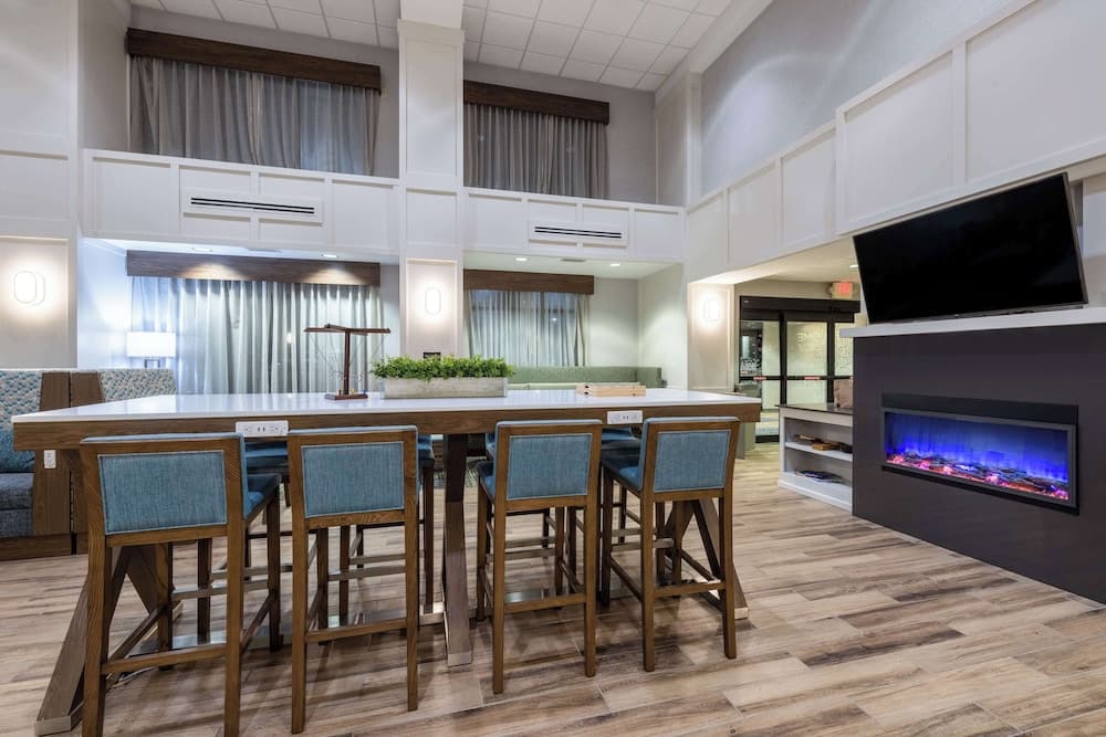 Hampton Inn & Suites Casper interior in Casper, WY — gallery photo 2