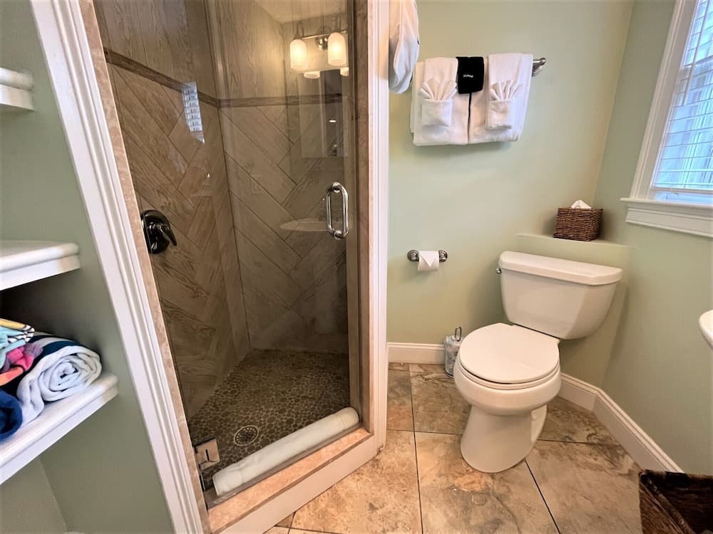 Beach Breeze Inn gallery photo in Falmouth, MA — image 88