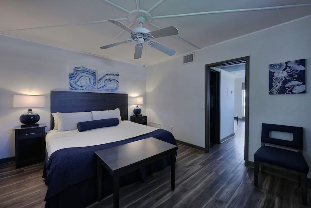 Dover House Resort interior in Delray Beach, FL — gallery photo 2