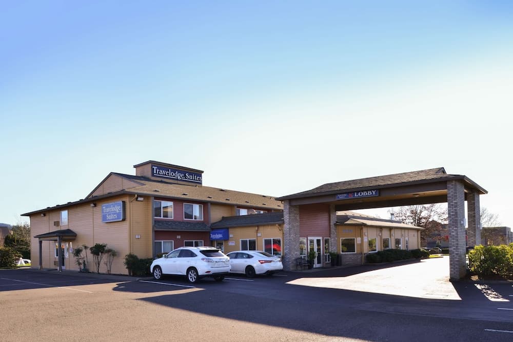 Travelodge Suites by Wyndham Newberg featured exterior or lobby in Newberg, OR — similar hotel