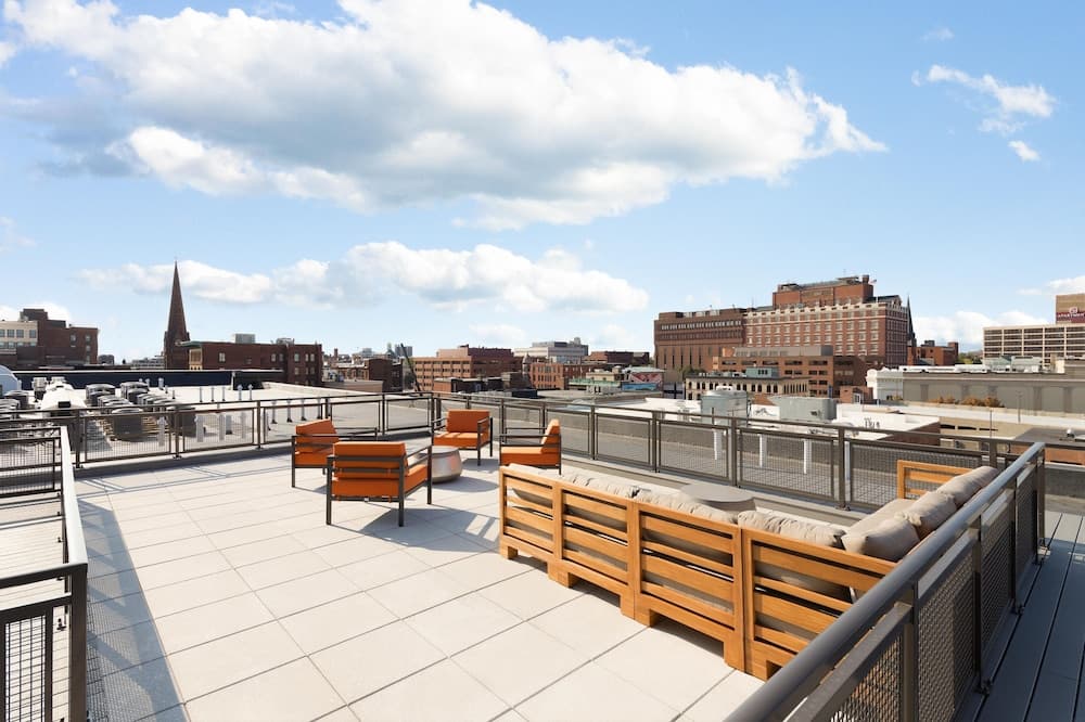 Global Luxury Suites Downtown Providence gallery photo in Providence, RI — image 77