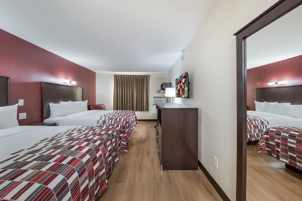 Red Roof Inn & Suites Denton gallery photo in Denton, TX — image 14