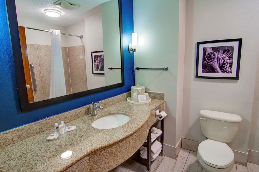 Comfort Suites Airport gallery photo in Newport News, VA — image 59