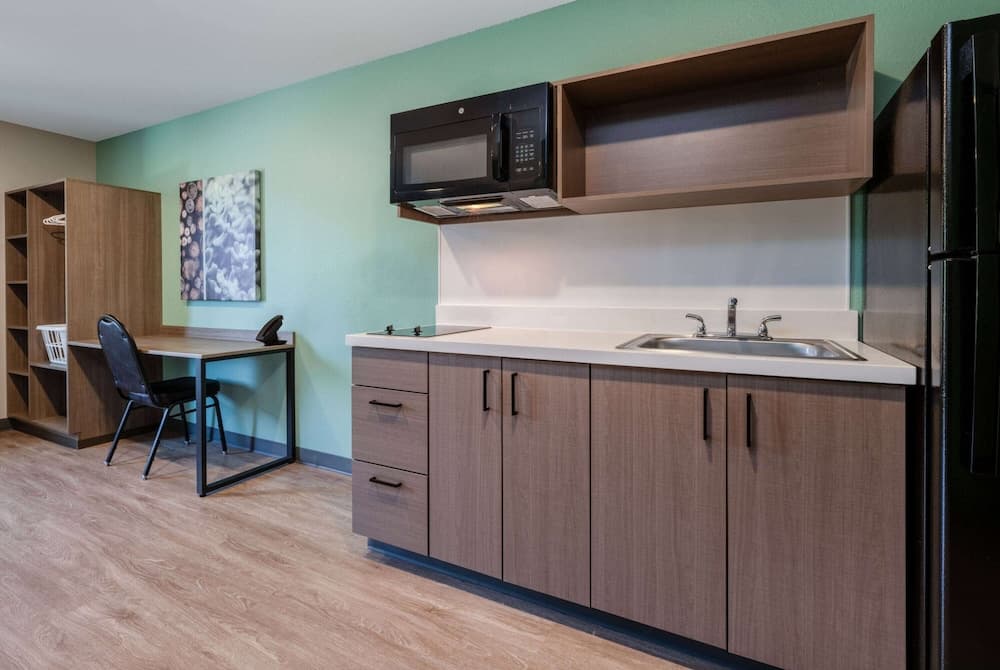 Echo Suites Extended Stay By Wyndham Johnson City Medical Cr gallery photo in Johnson City, TN — image 9