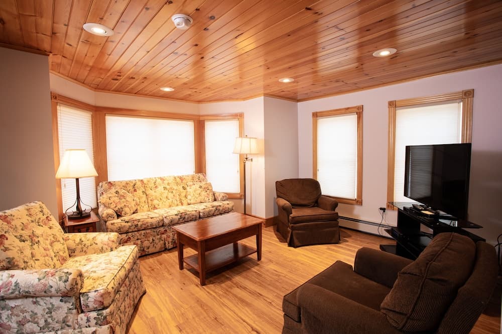 Blue Hill Lodge gallery photo in Claryville — image 19