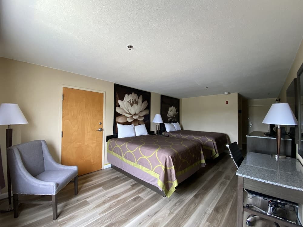 Harrington Welcome Inn interior in Harrington, DE — gallery photo 2