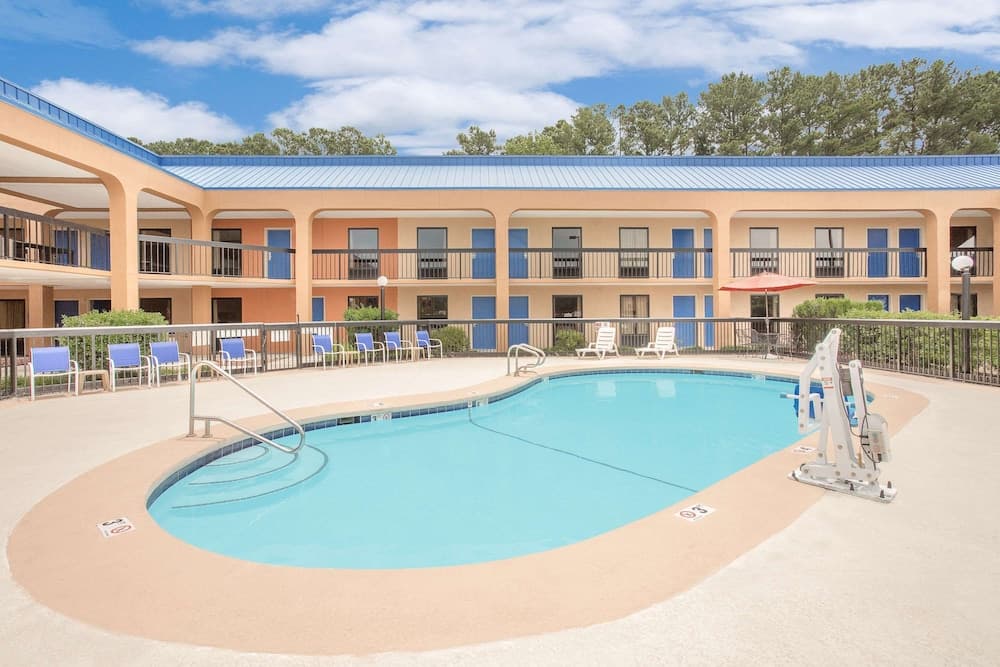 Baymont by Wyndham Greenville gallery photo in Greenville, NC — image 5