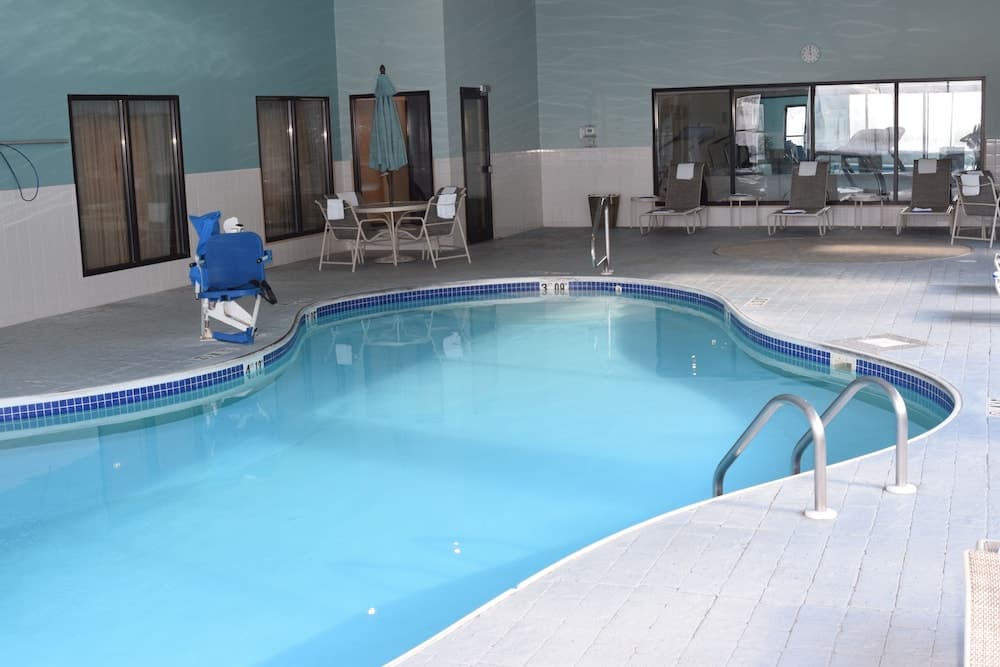 Wingate by Wyndham Newell featured exterior or lobby in Newell, WV — similar hotel