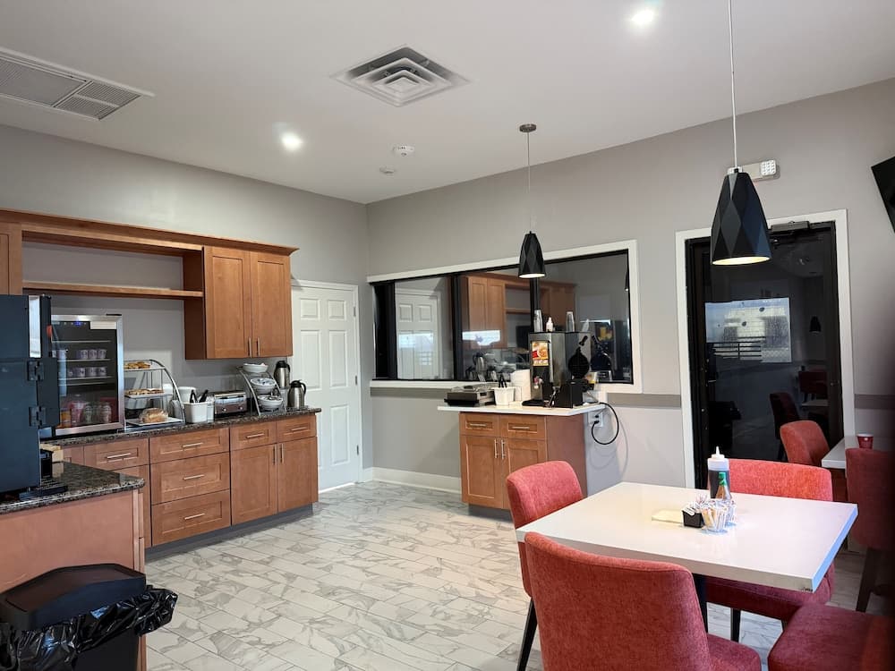 Days Inn by Wyndham Kenner/New Orleans Airport South property views in Kenner, LA — gallery photo 3