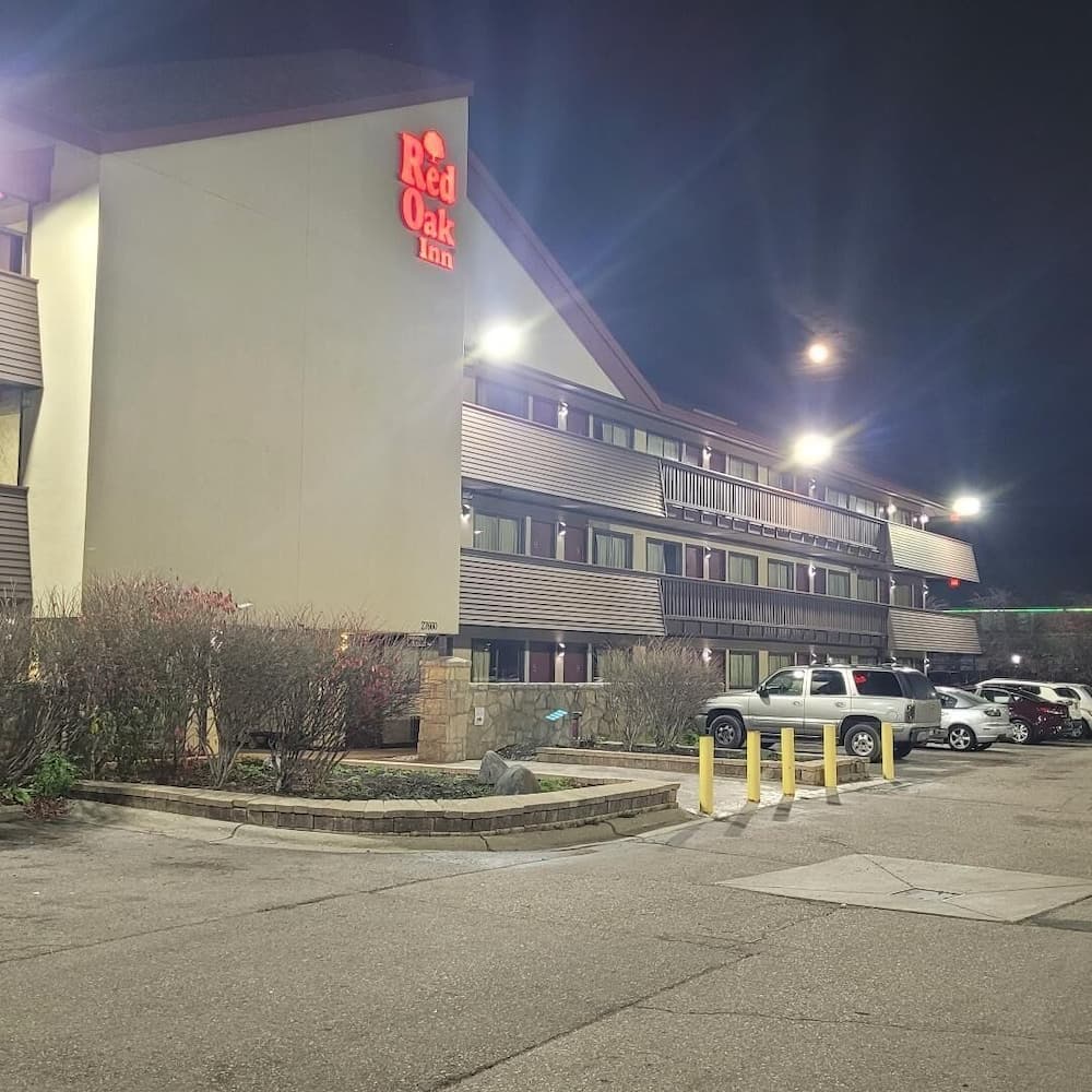 Red Oak Inn Detroit - Southfield featured exterior or lobby in Southfield, MI — similar hotel