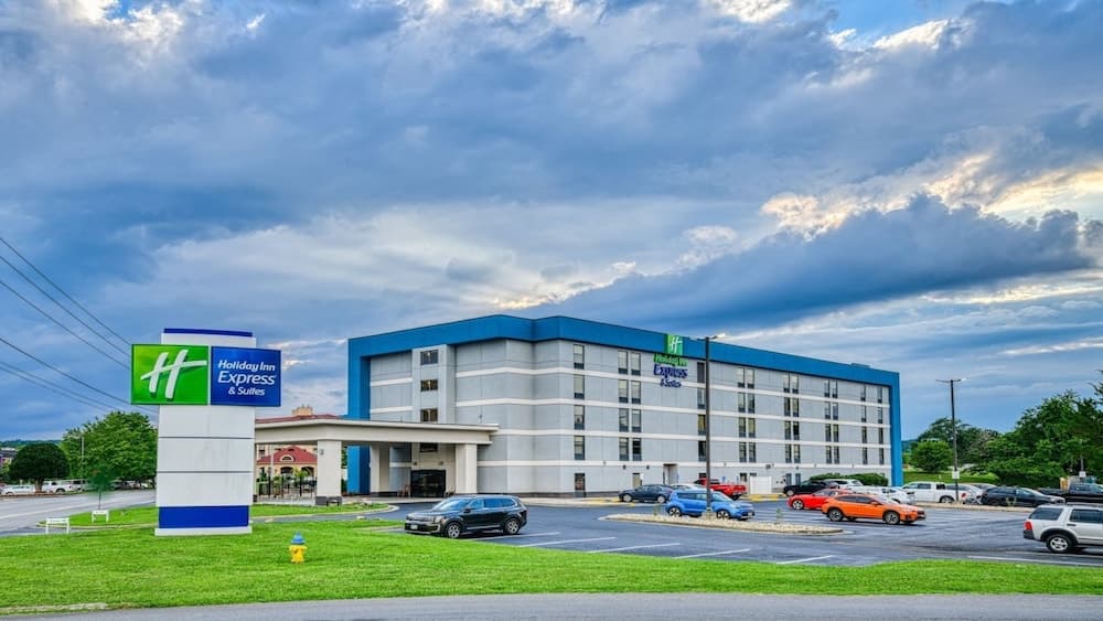Holiday Inn Express Pigeon Forge/Near Dollywood by IHG featured exterior or lobby in Pigeon Forge, TN — similar hotel