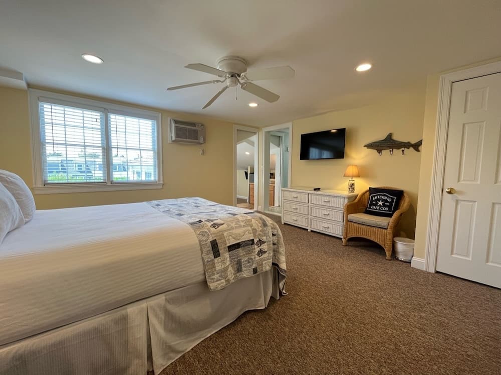 Beach Breeze Inn gallery photo in Falmouth, MA — image 33