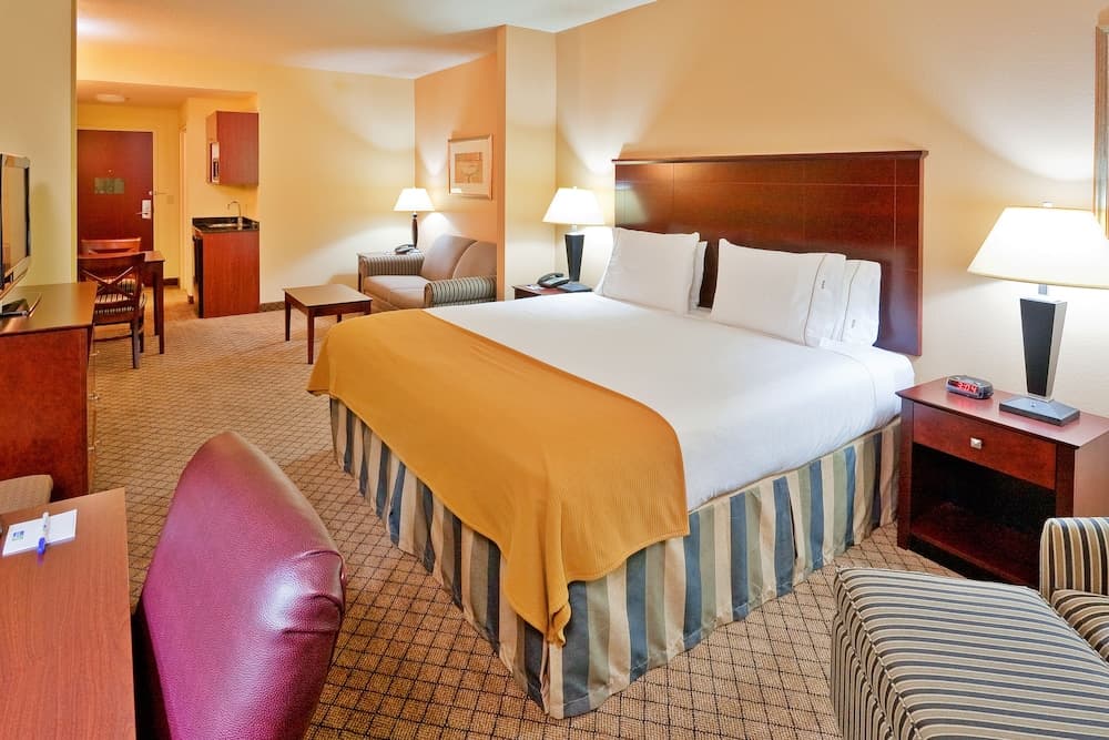 Holiday Inn Express & Suites Millington by IHG interior in Millington, TN — gallery photo 2