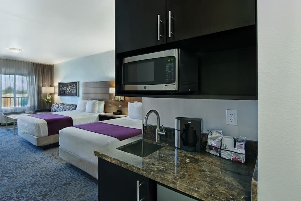 Oxford Suites Sonoma County gallery photo in Rohnert Park, CA — image 5