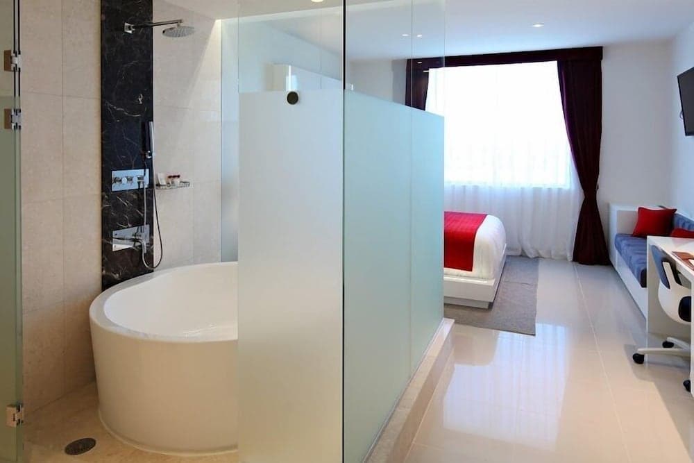 The One Boutique Hotel gallery photo in Carrollton, TX — image 42