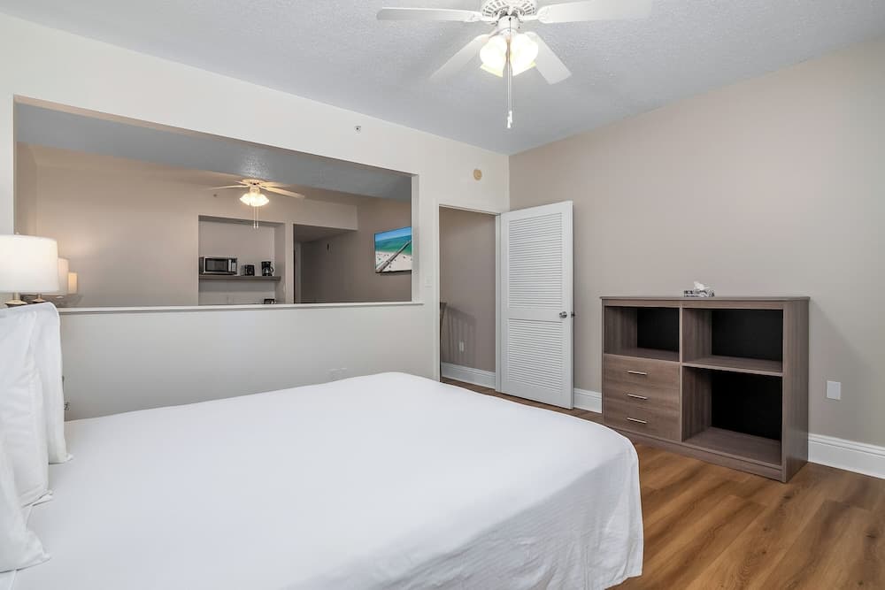 Naples Park Central Hotel gallery photo in Naples, FL — image 8