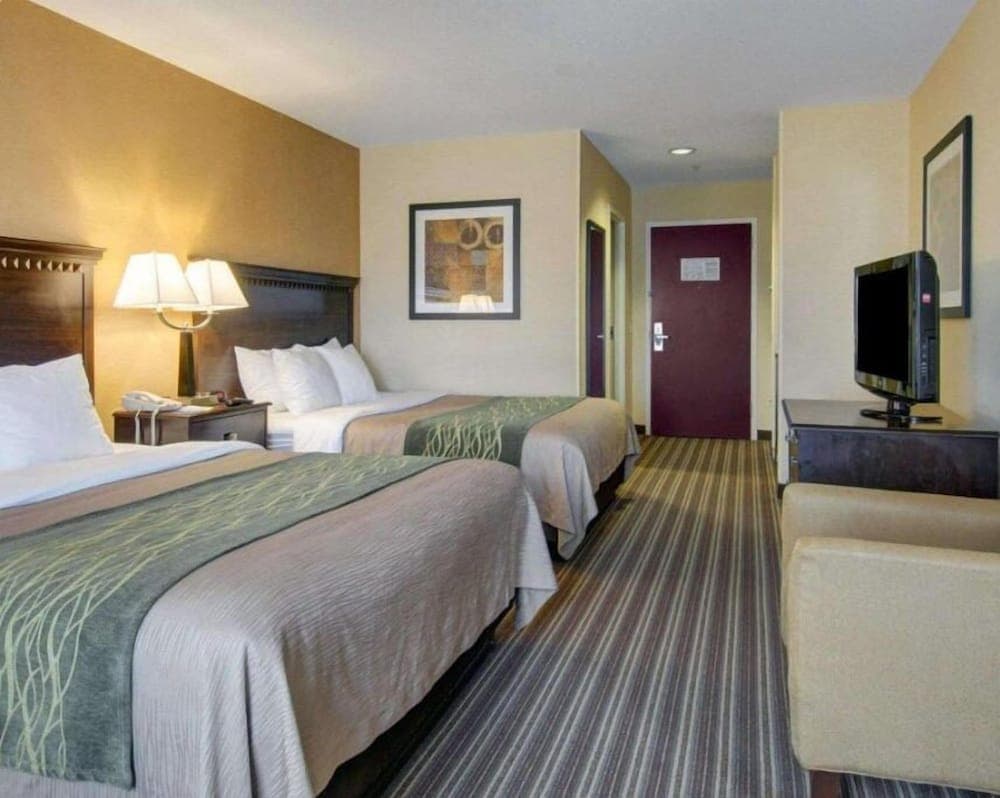 Spark by Hilton Woburn Boston property views in Woburn, MA — gallery photo 3