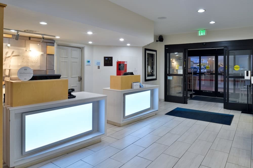 Holiday Inn Express Farmington - Bloomfield by IHG property views in Farmington, NM — gallery photo 3