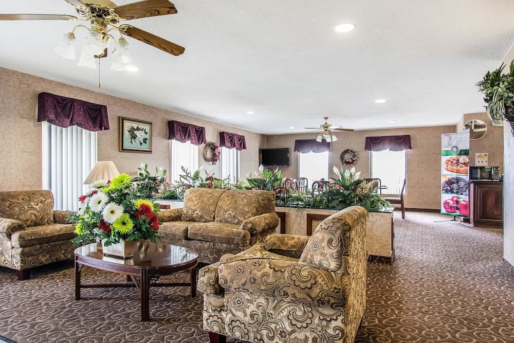 Quality Inn Andalusia interior in Andalusia, AL — gallery photo 2