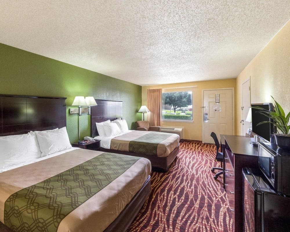 Econo Lodge Inn & Suites San Antonio near Frost Bank Center interior in San Antonio, TX — gallery photo 2