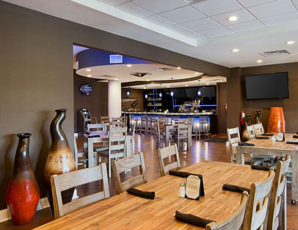 Clarion Hotel San Angelo near Convention Center gallery photo in San Angelo, TX — image 31
