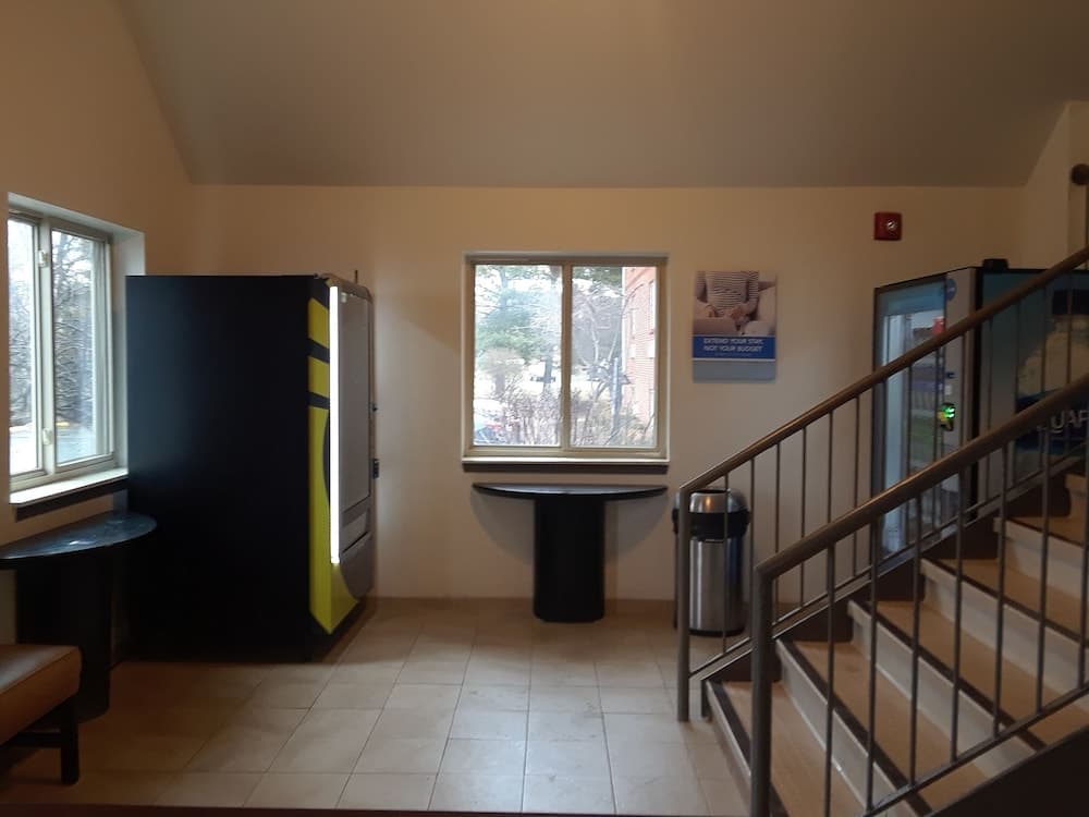 Welcome Suites Hazelwood interior in Hazelwood, MO — gallery photo 2