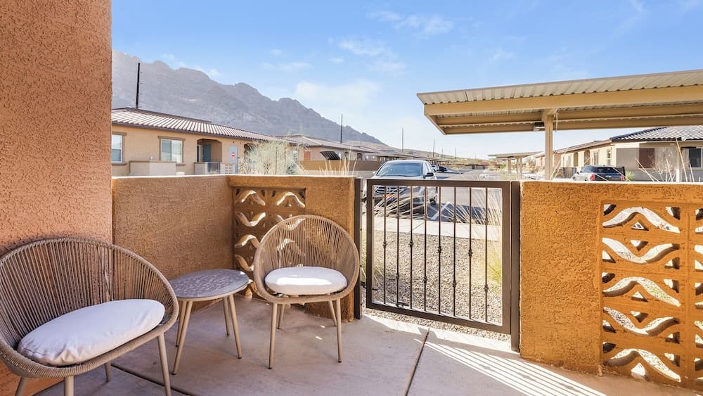 Landing Apartments Oro Valley property views in Oro Valley, AZ — gallery photo 3