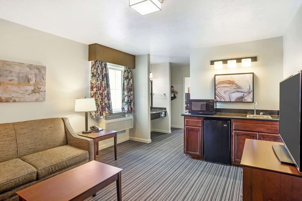Best Western Clovis Cole gallery photo in Clovis, CA — image 4