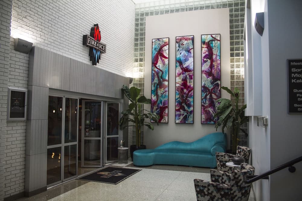 Oasis Hotel and Conv Center, an Ascend Collection Hotel interior in Springfield, MO — gallery photo 2
